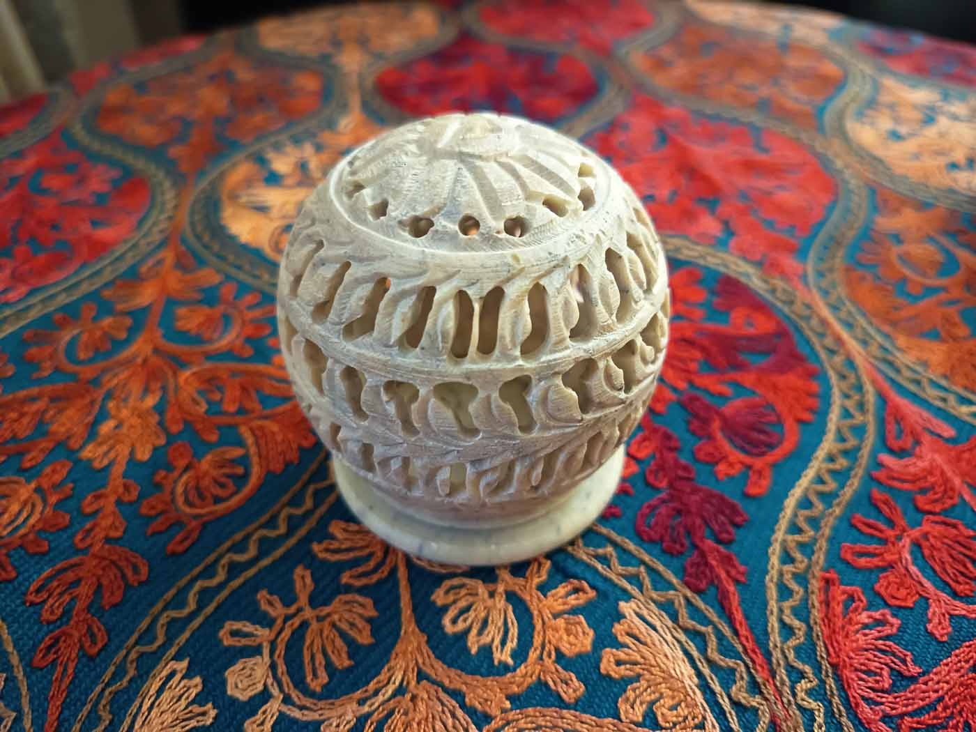 Hand-Carved Agra Marble Tealight Holder — Flowers — photo 10