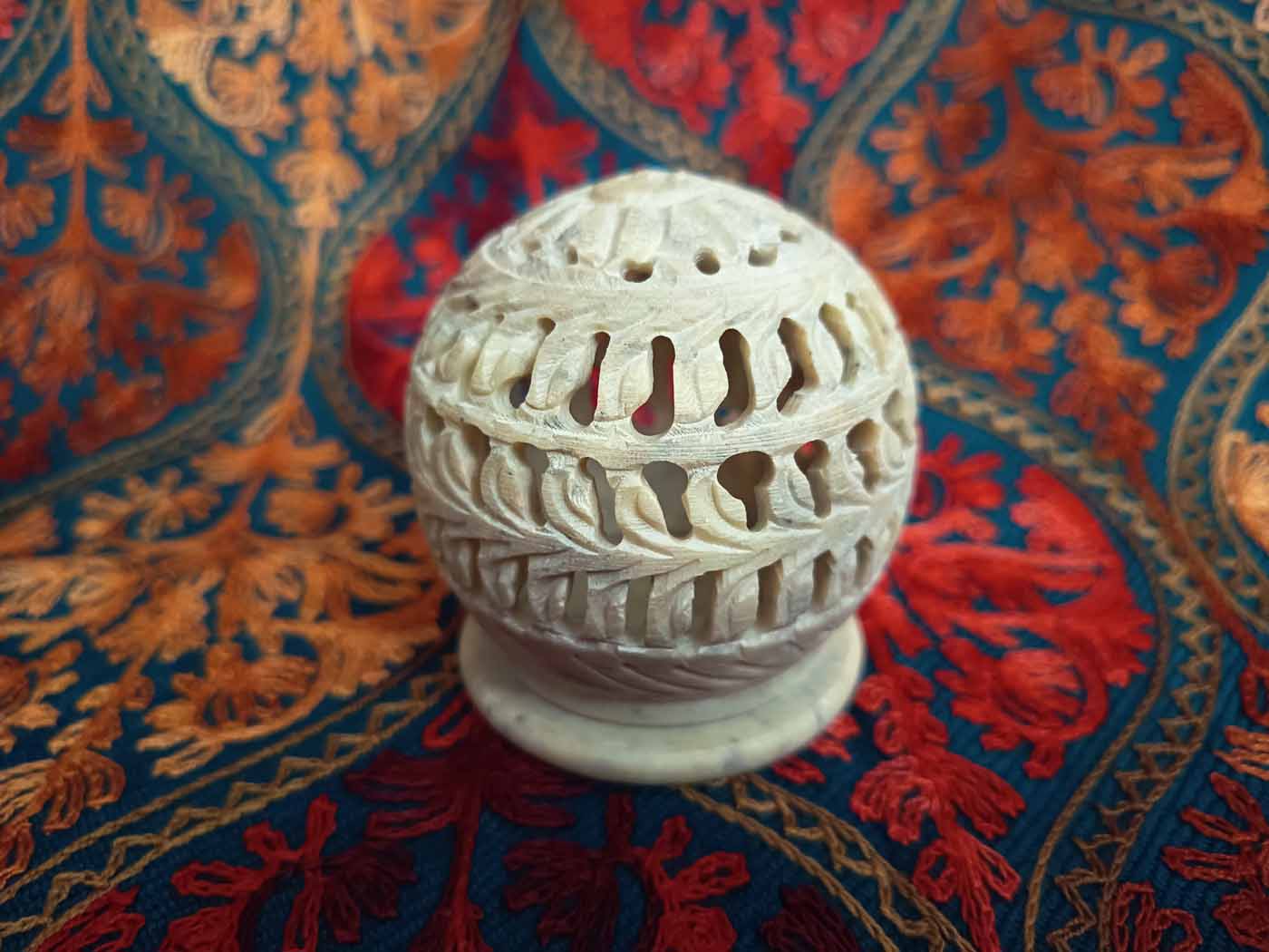 Hand-Carved Agra Marble Tealight Holder — Flowers — photo 11