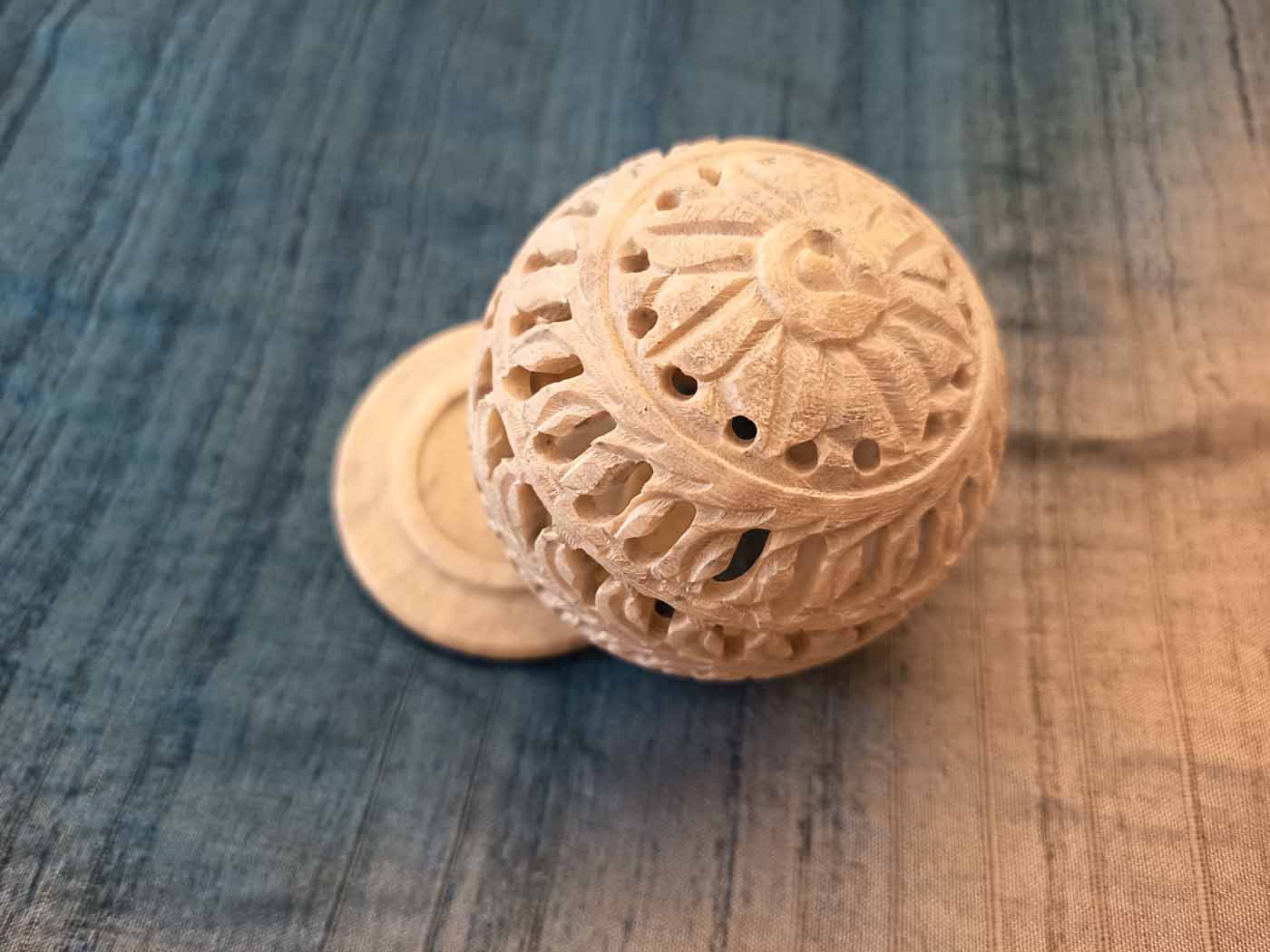 Hand-Carved Agra Marble Tealight Holder — Flowers — photo 4