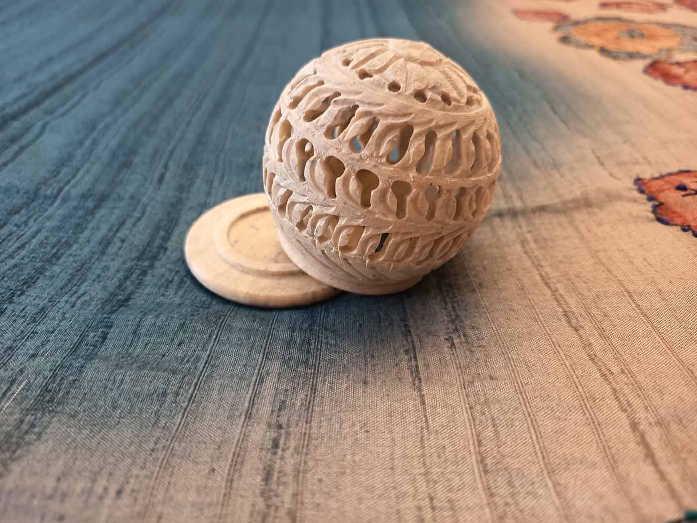 Hand-Carved Agra Marble Tealight Holder — Flowers — photo 8