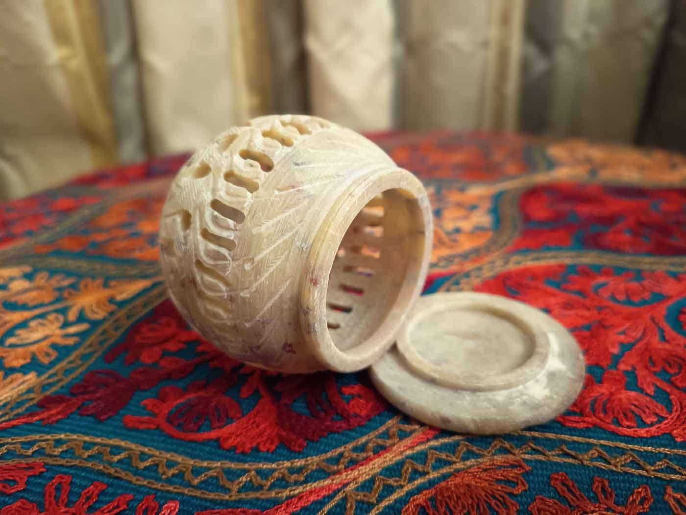 Hand-Carved Agra Marble Tealight Holder — Flowers — photo 9