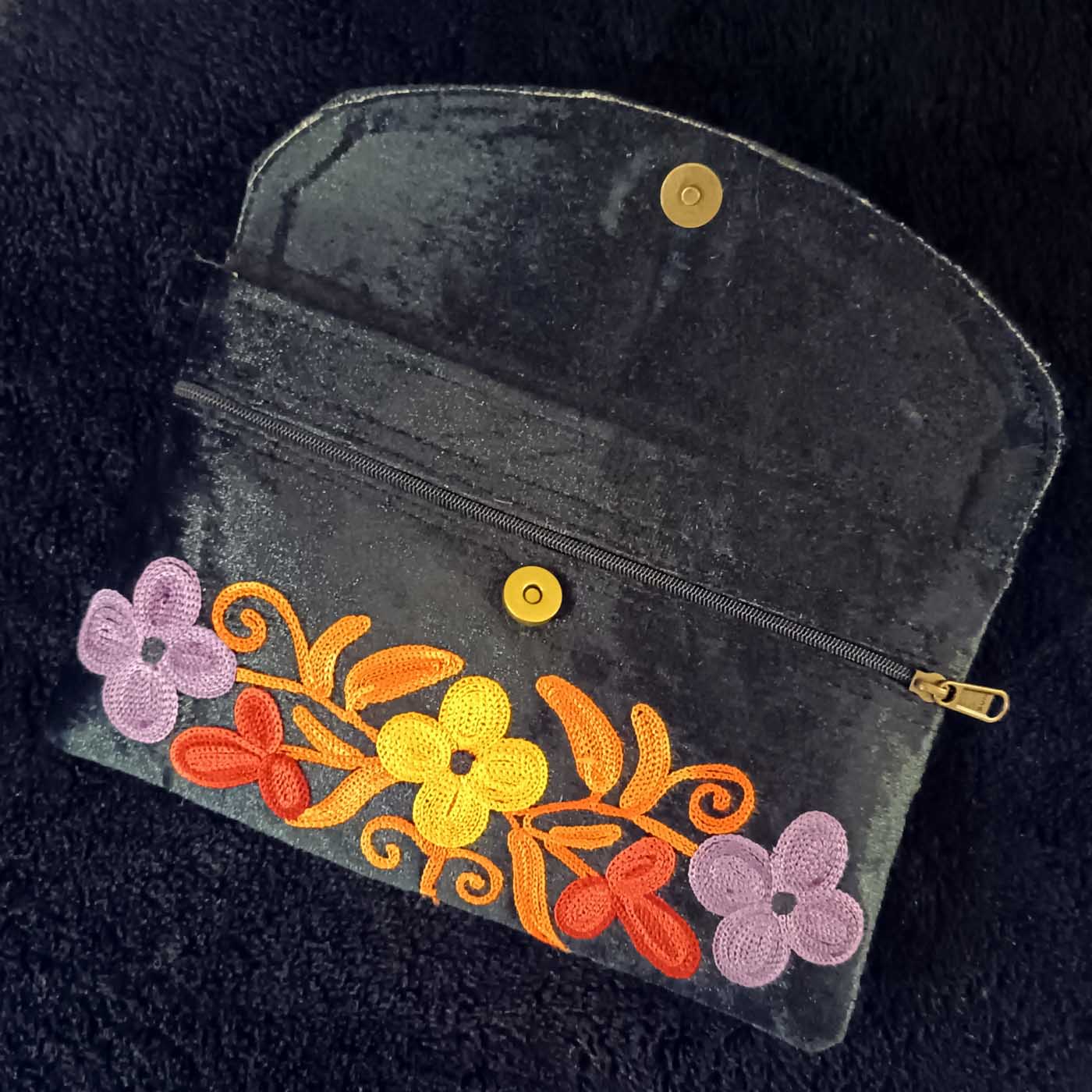 Kashmiri Suede Bag — Strapless — Black — photo 5