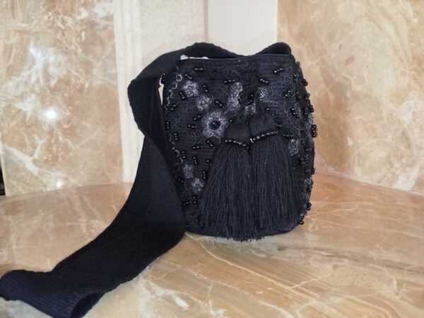 Wayúu Handwoven Bag — Black, Medium — photo 2